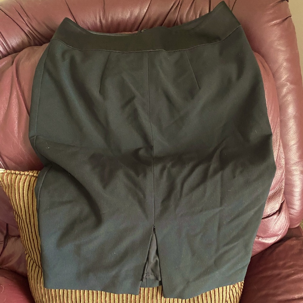 Black pencil skirt size 4